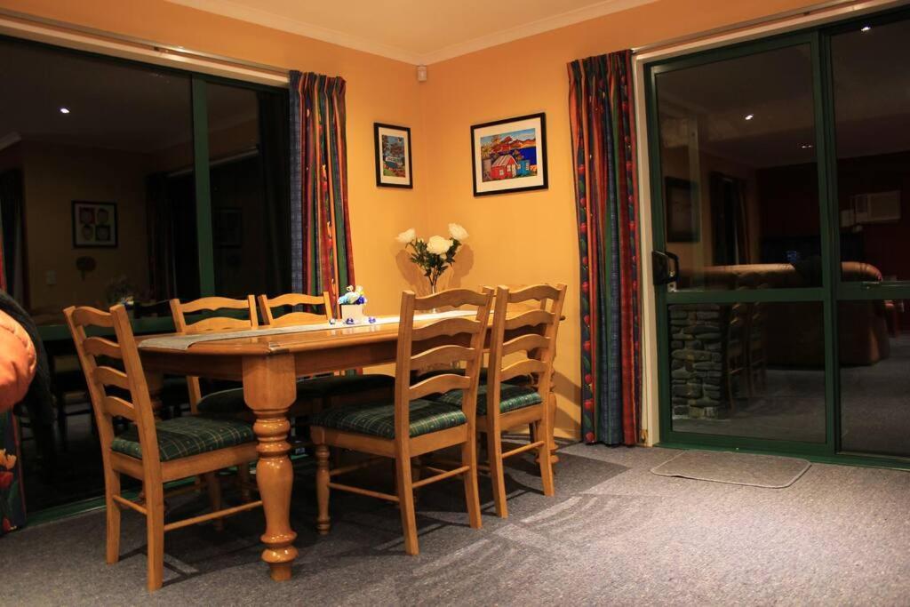 Popular Family And Pet Friendly Modern Cosy Bach Wifi Villa Hanmer Springs Bagian luar foto