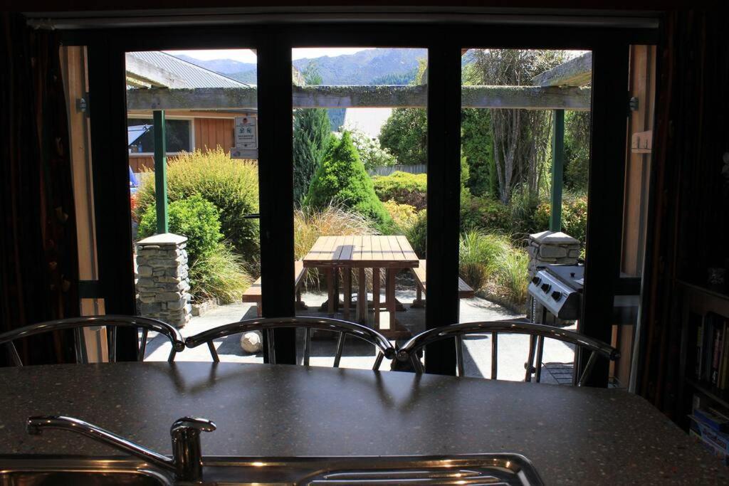 Popular Family And Pet Friendly Modern Cosy Bach Wifi Villa Hanmer Springs Bagian luar foto